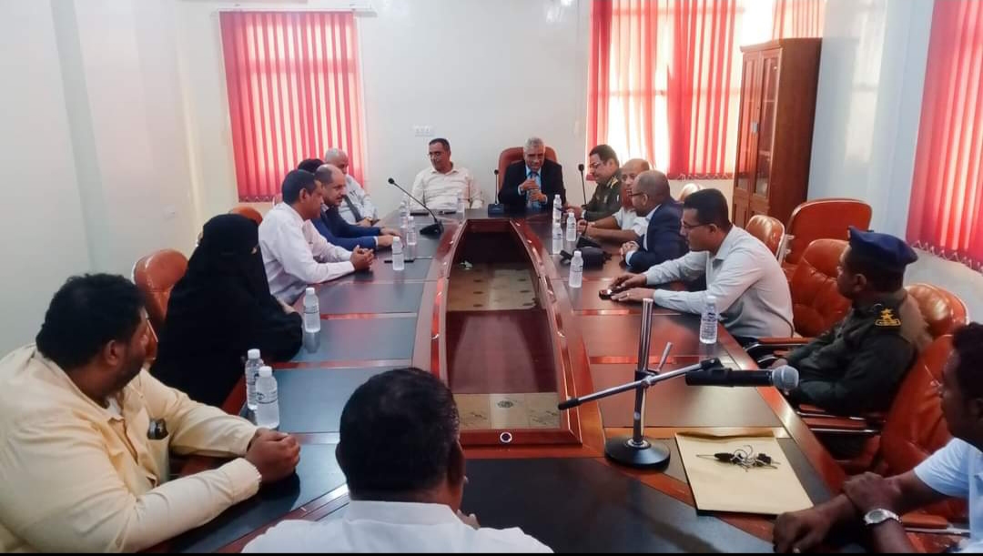 وفد رفيع المستوى من وزارة التعليم العالي والبحث العلمي يطلع على استعداد الجامعة للعام القادم